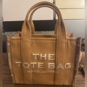 Marc Jacobs THE JACQUARD
SMALL TOTE BAG